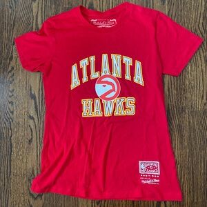 NWOT Mitchell and Ness Women’s Fit Atlanta Hawks T-shirt Size Medium‎